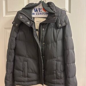 Abercrombie & Fitch Gray Puffer Jacket
Good condition